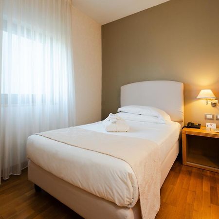 Hotel Touring Carpi Esterno foto