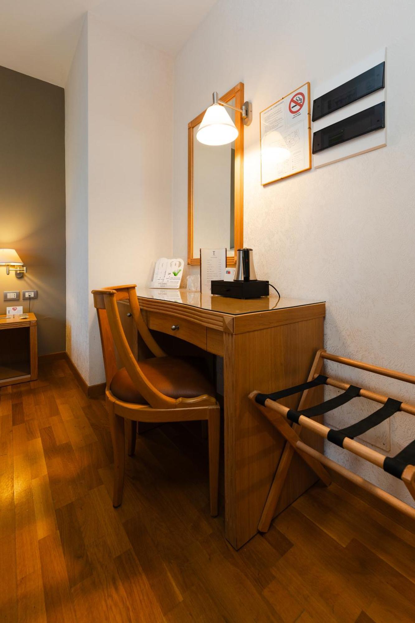 Hotel Touring Carpi Esterno foto