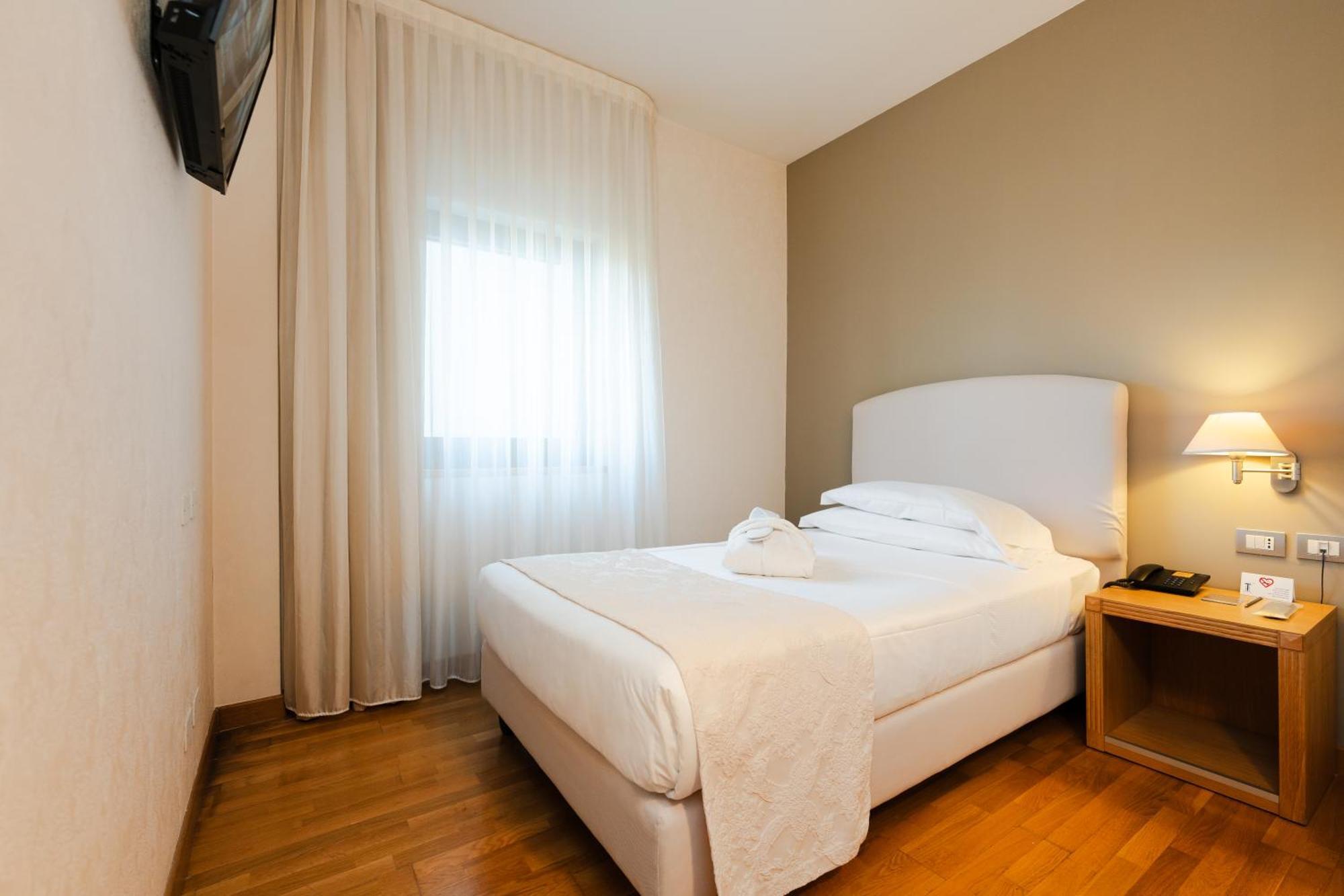 Hotel Touring Carpi Esterno foto