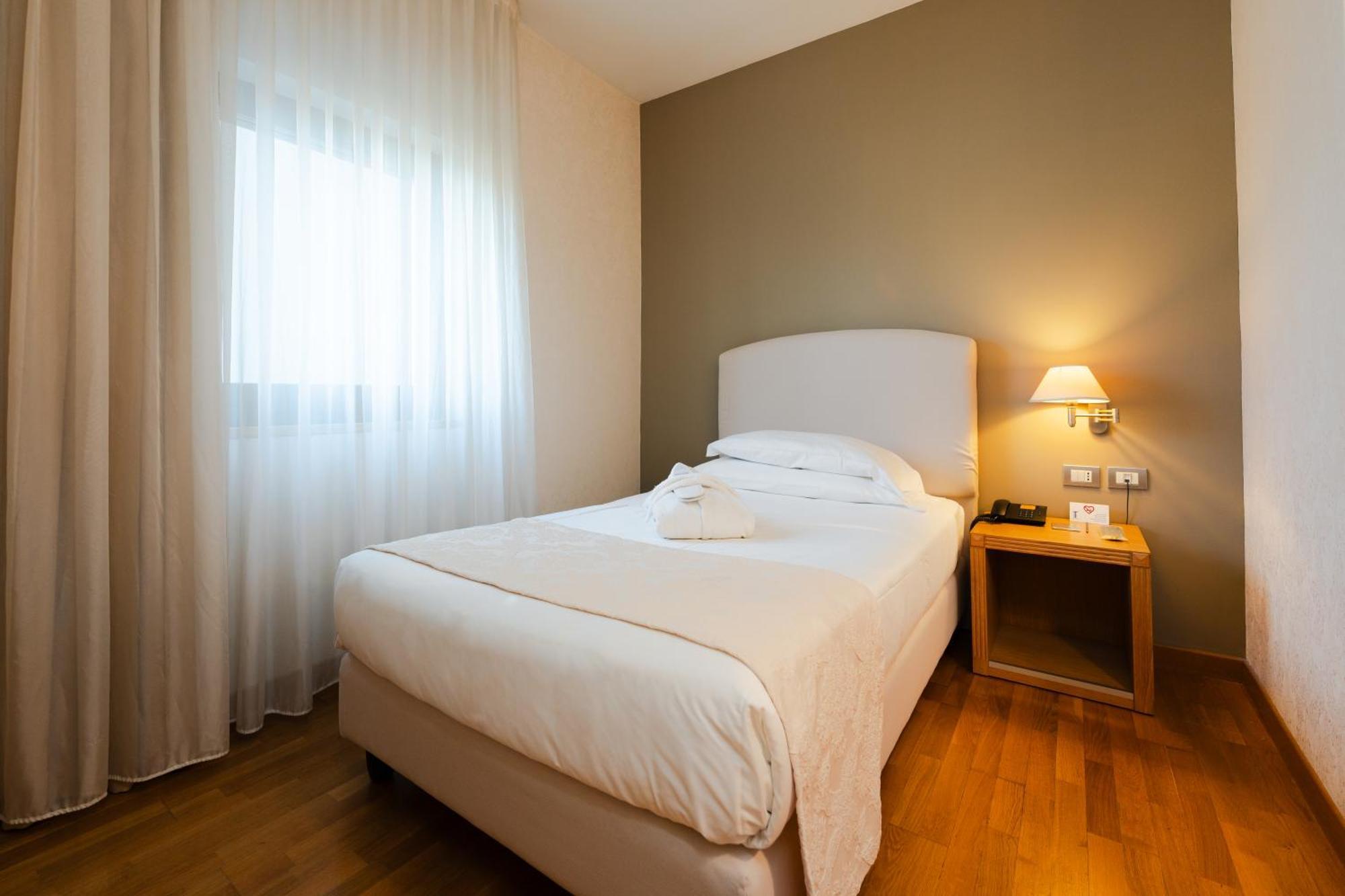 Hotel Touring Carpi Esterno foto