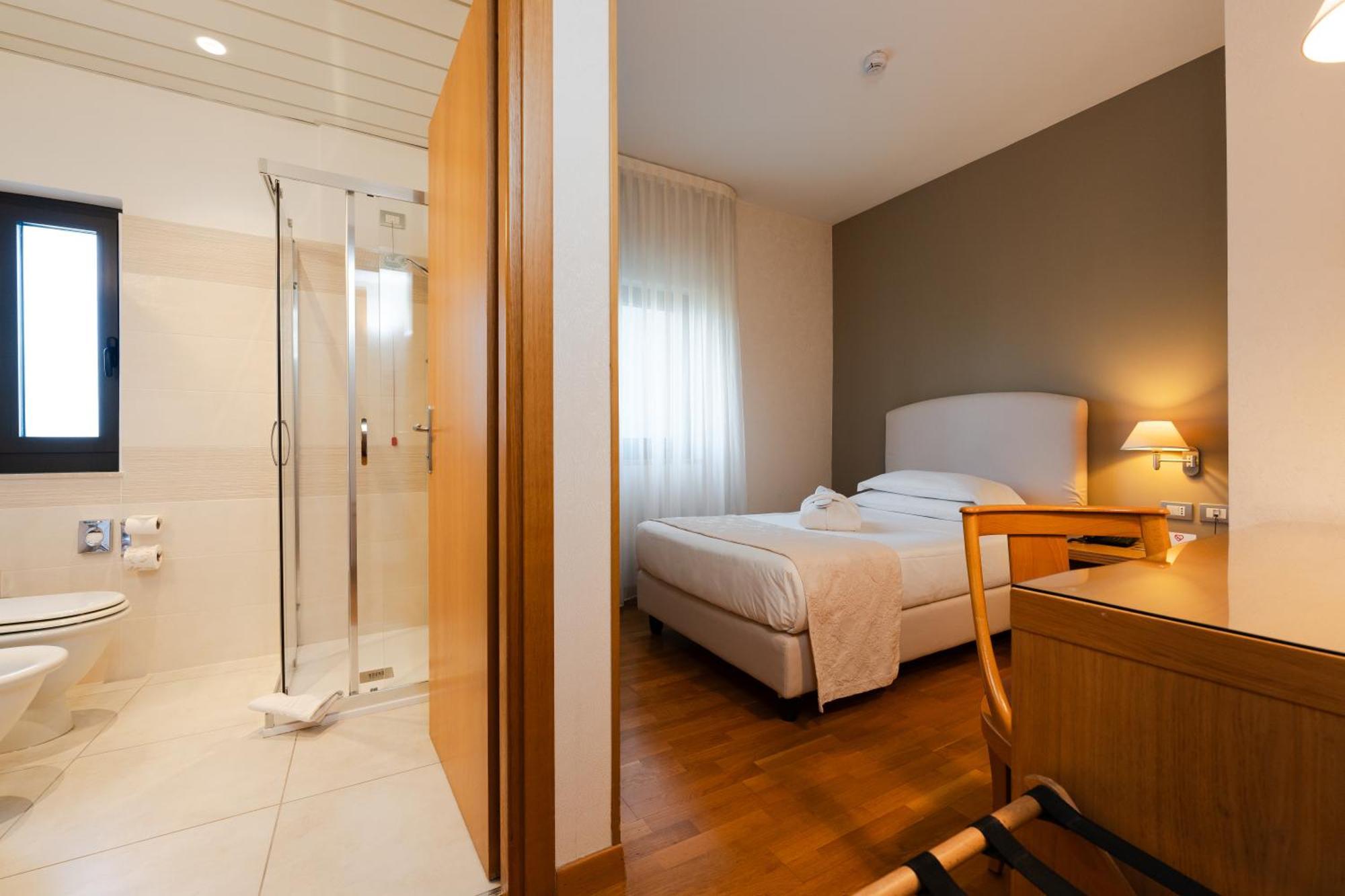 Hotel Touring Carpi Esterno foto