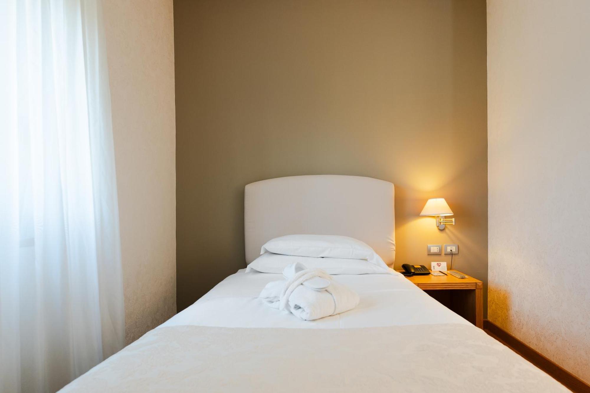 Hotel Touring Carpi Esterno foto
