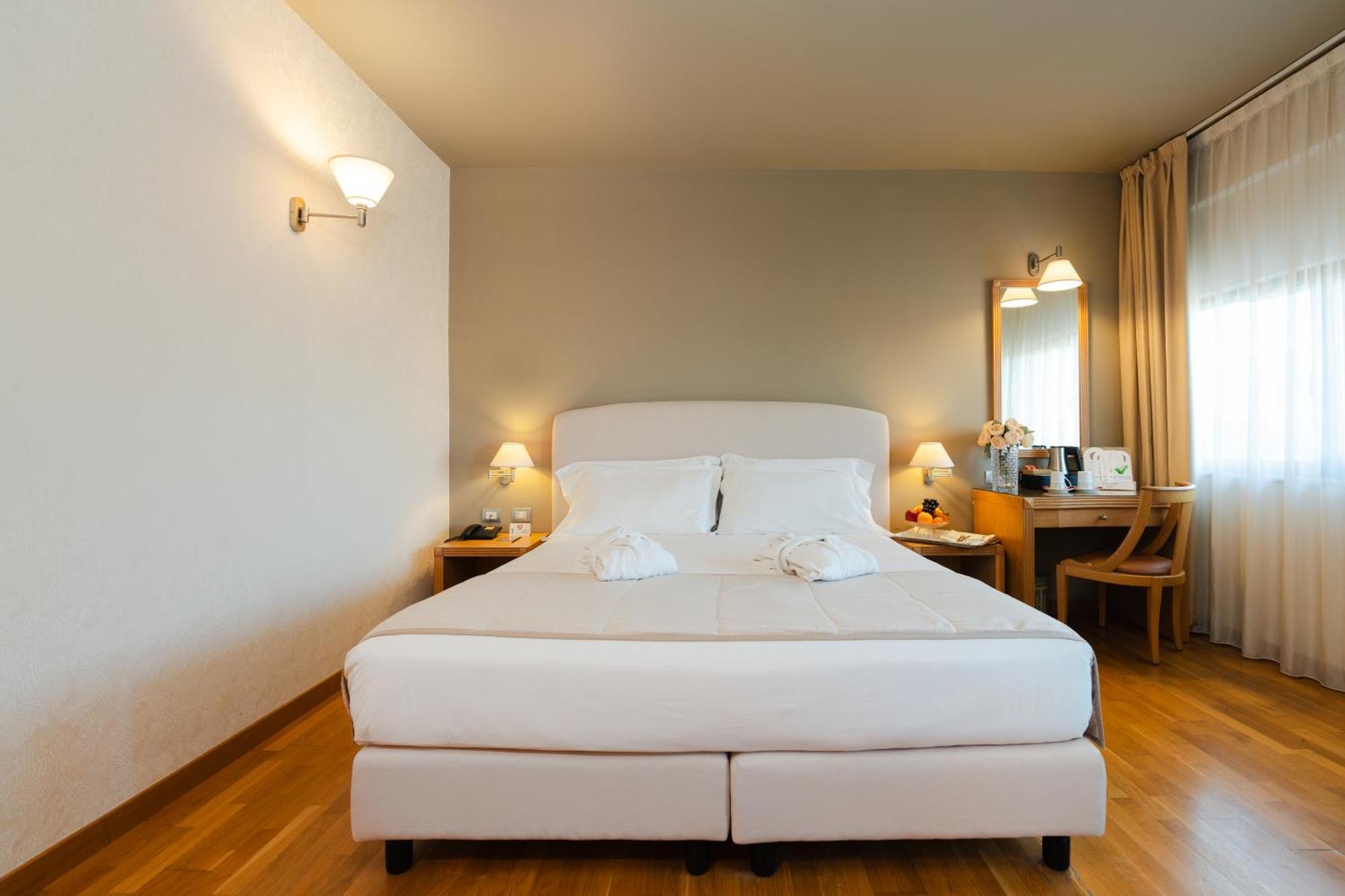 Hotel Touring Carpi Esterno foto