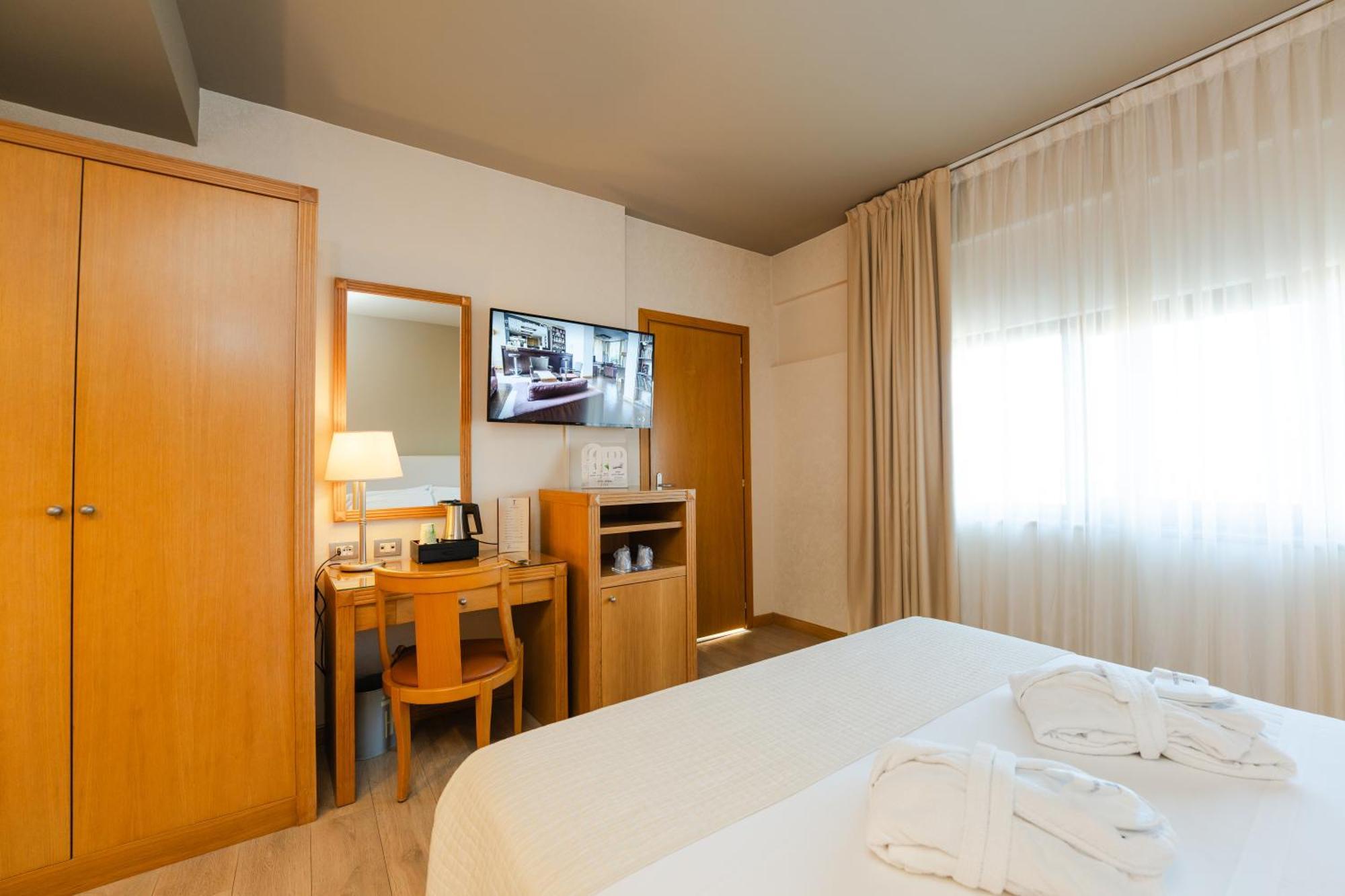 Hotel Touring Carpi Esterno foto