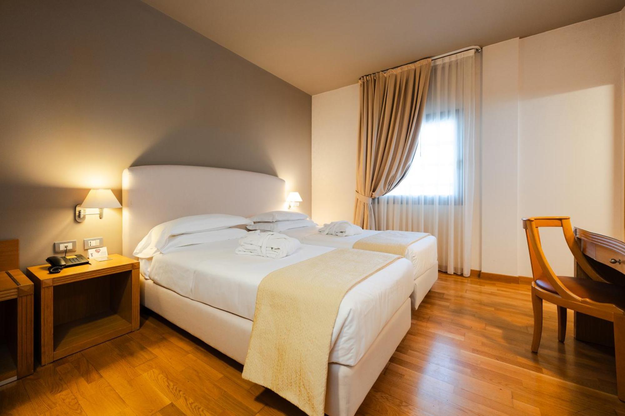 Hotel Touring Carpi Esterno foto