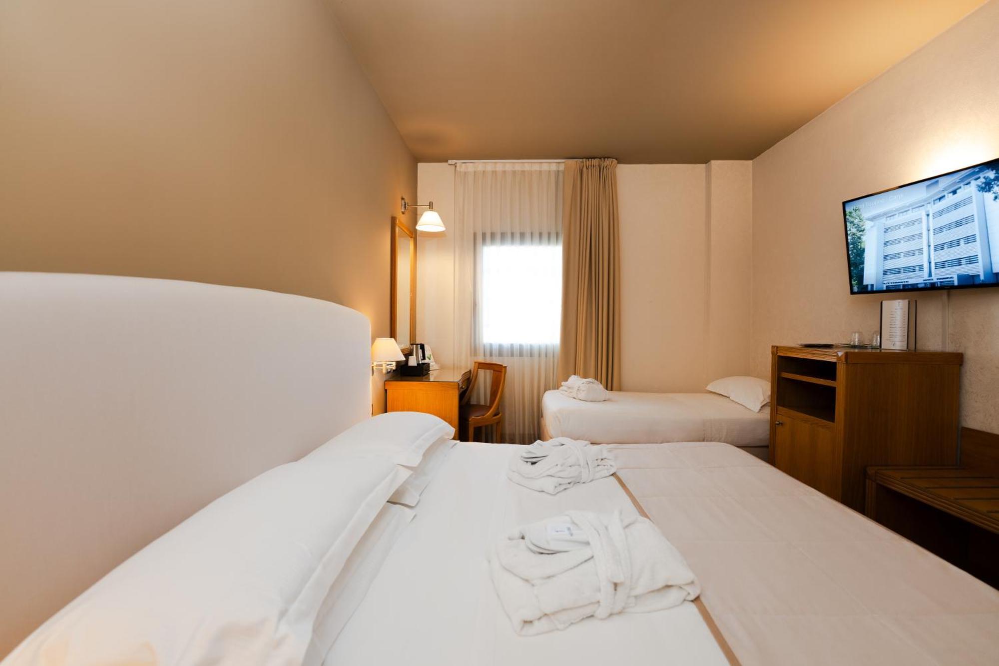 Hotel Touring Carpi Esterno foto