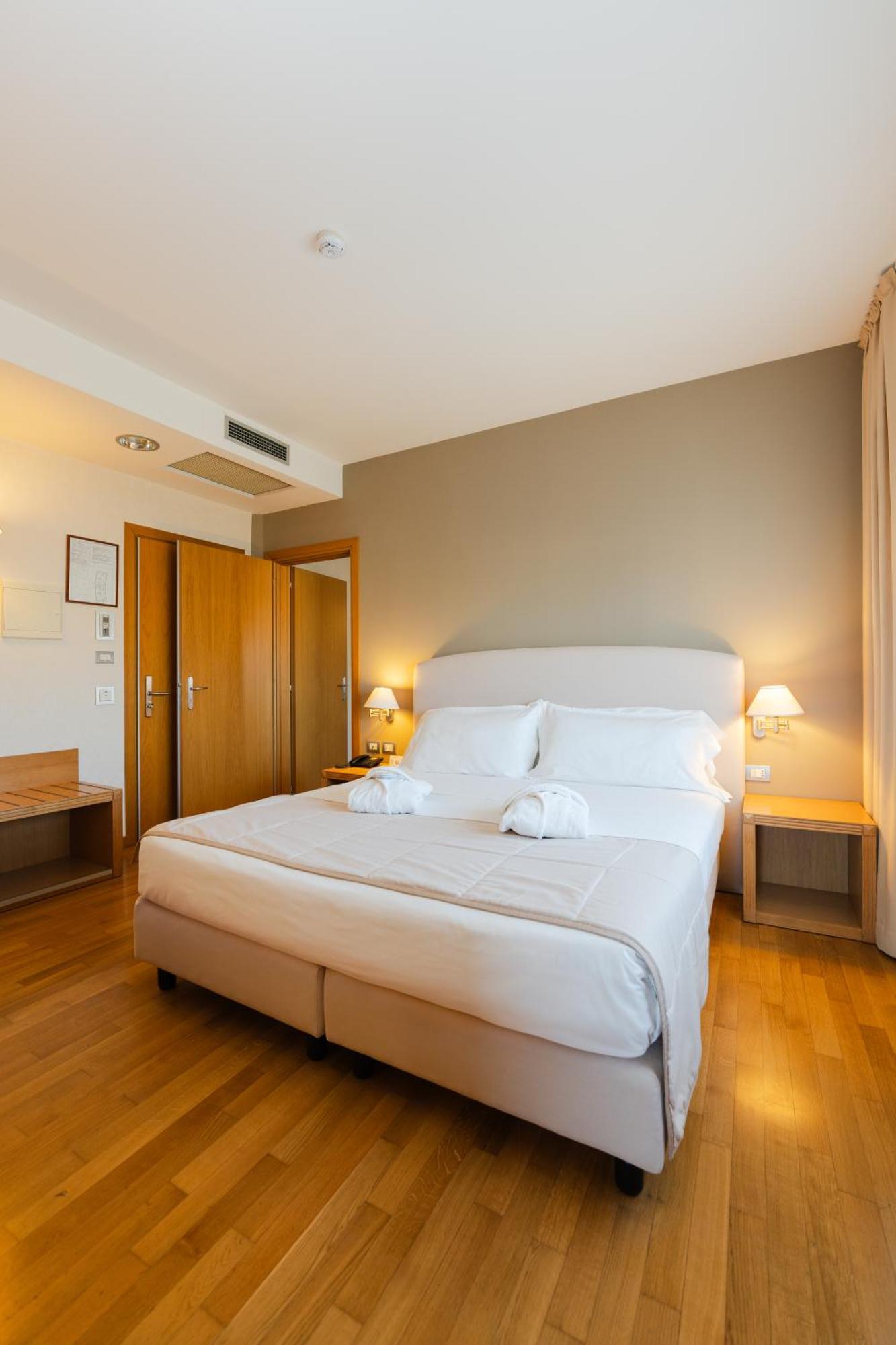 Hotel Touring Carpi Esterno foto