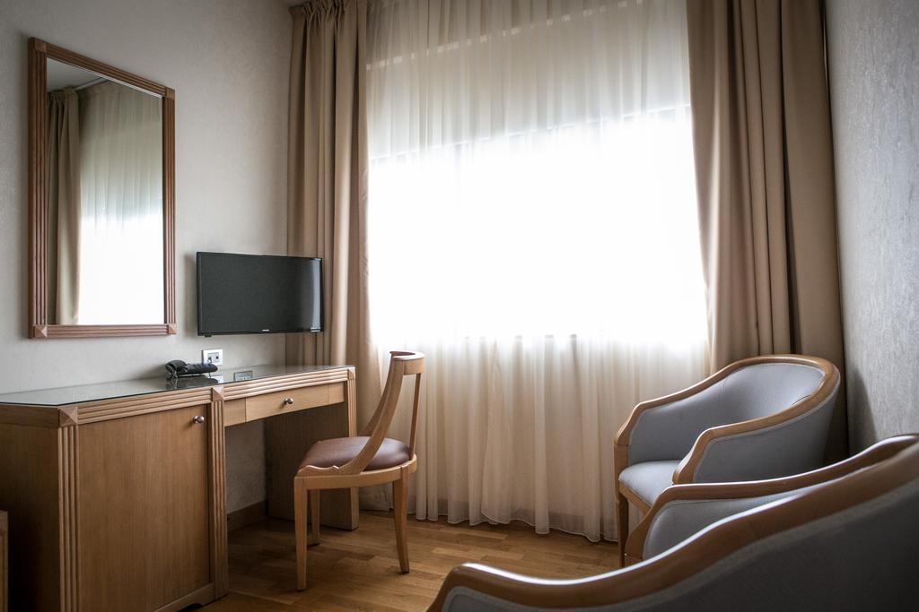 Hotel Touring Carpi Esterno foto