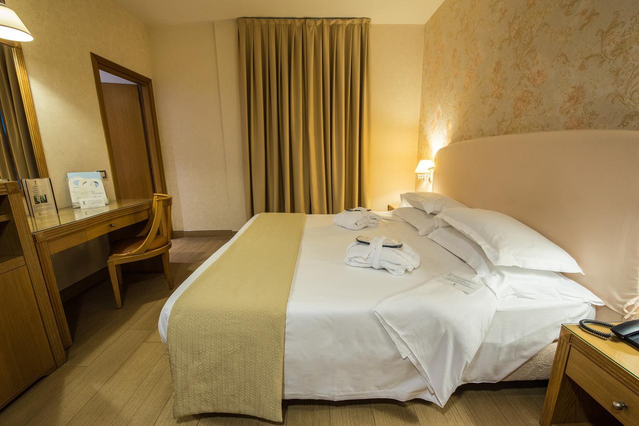 Hotel Touring Carpi Esterno foto