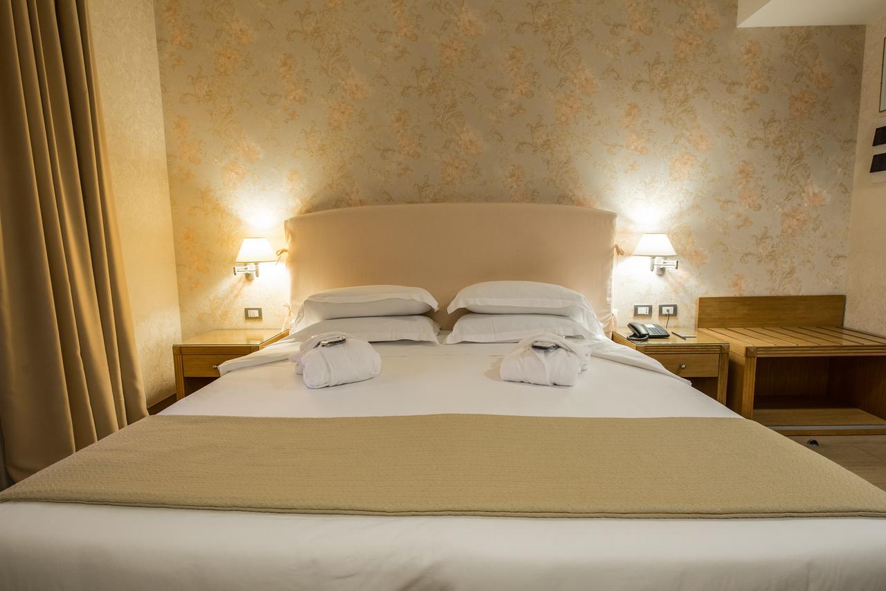 Hotel Touring Carpi Esterno foto