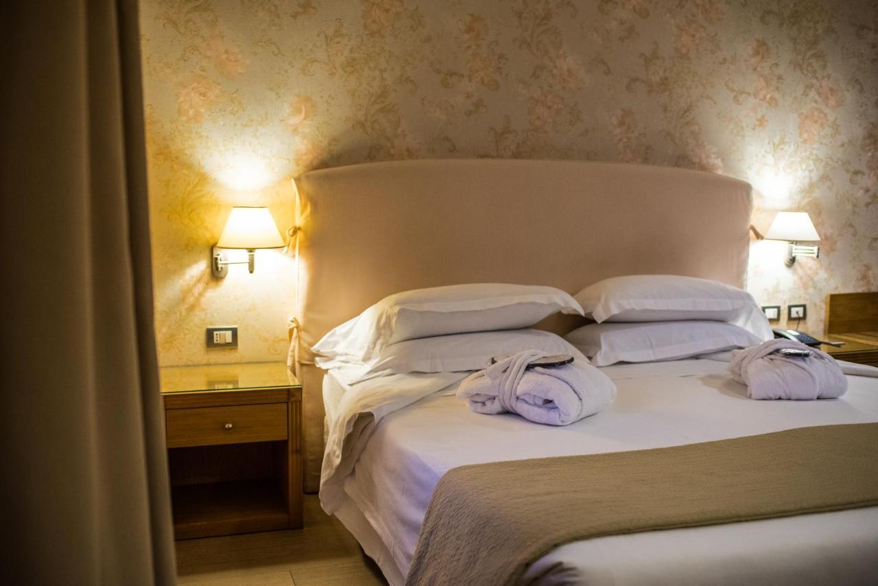 Hotel Touring Carpi Esterno foto
