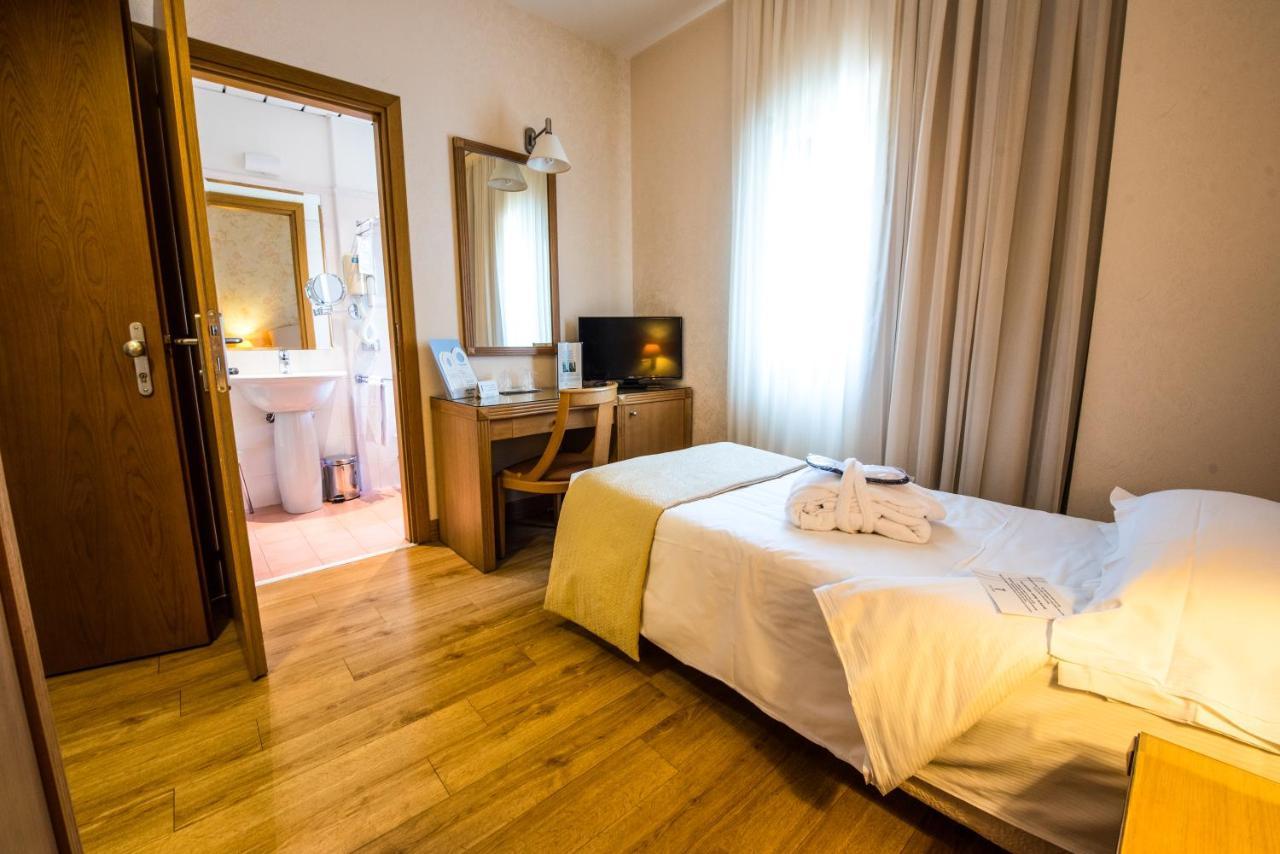 Hotel Touring Carpi Esterno foto